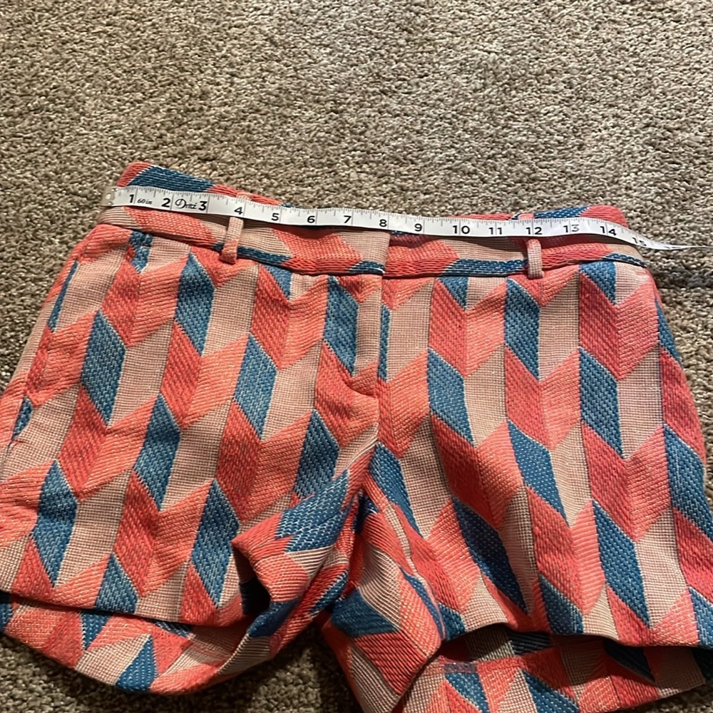 Ann Taylor Loft Riviera Chevron Shorts, size 00 - Picture 8 of 9